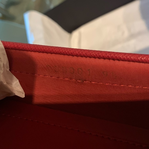 PRADA - Picture 11 of 13